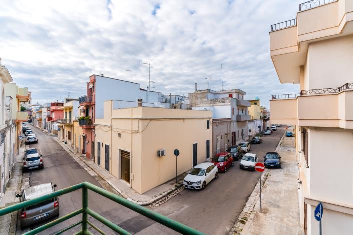 Image No.20-2 Bed Apartment for sale