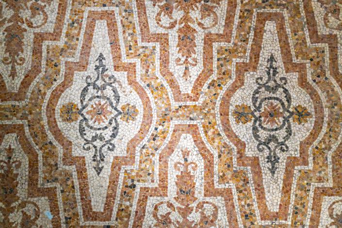 Image No.9-8 Bed Mansion for sale