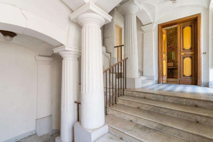 Image No.47-8 Bed Mansion for sale