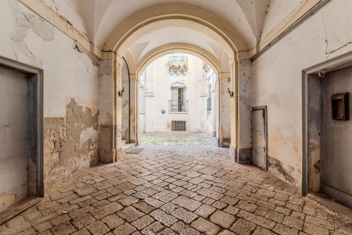 Image No.46-8 Bed Mansion for sale