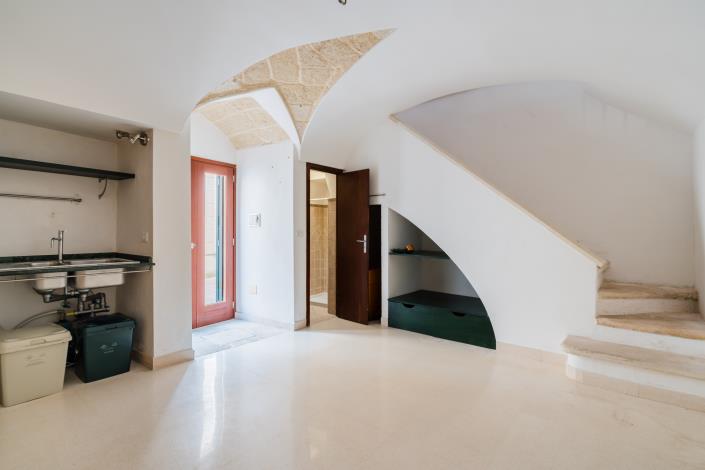 Image No.2-1 Bed Townhouse for sale