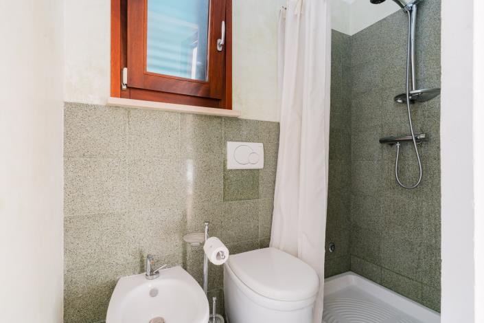 Image No.13-1 Bed Townhouse for sale