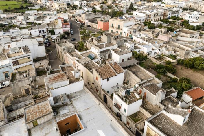 Image No.25-1 Bed Townhouse for sale