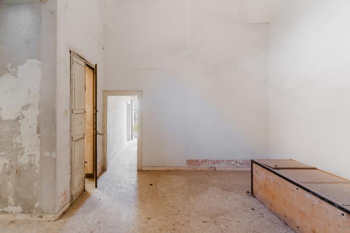 Image No.37-7 Bed Mansion for sale