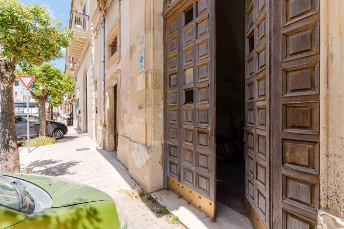 Image No.50-7 Bed Mansion for sale