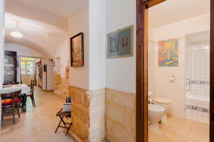 Image No.6-2 Bed Townhouse for sale