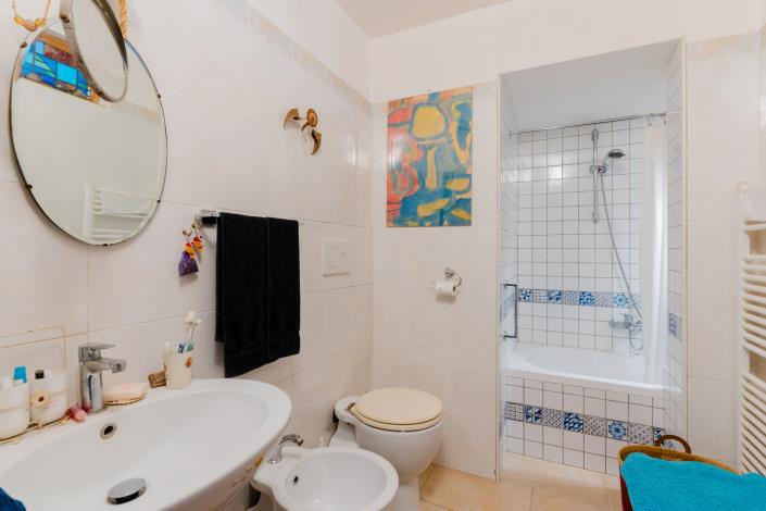 Image No.7-2 Bed Townhouse for sale