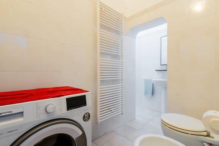 Image No.18-2 Bed Townhouse for sale