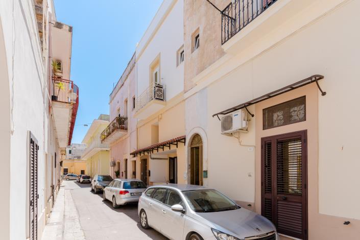 Image No.23-1 Bed Apartment for sale