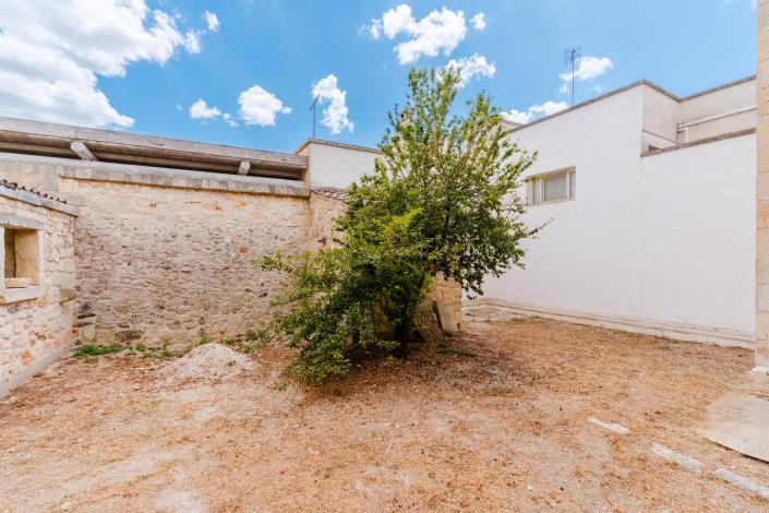 Image No.20-3 Bed Townhouse for sale