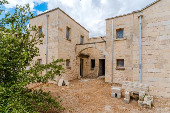 Image No.24-3 Bed Townhouse for sale