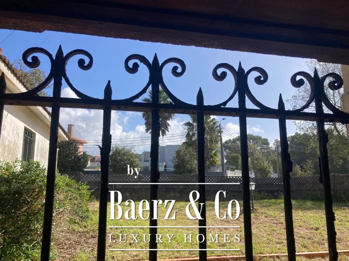 Image No.11-8 Bed Property for sale