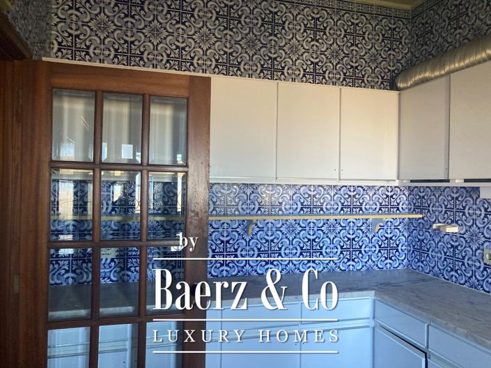 Image No.13-8 Bed Property for sale