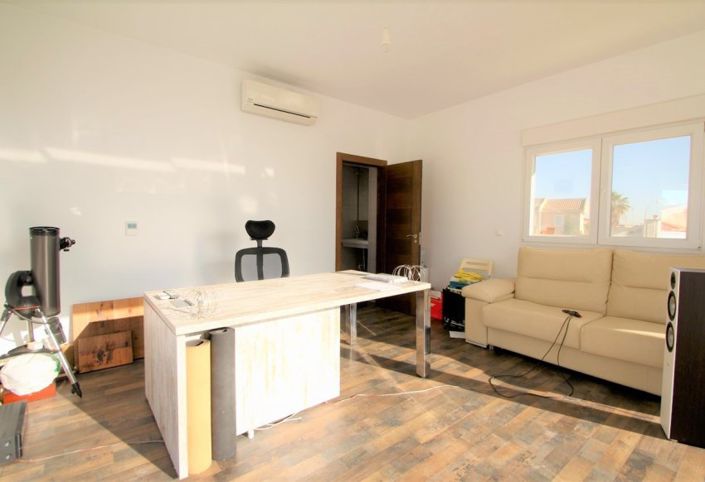 Image No.21-3 Bed Villa for sale