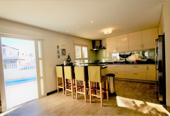 Image No.5-3 Bed Villa for sale