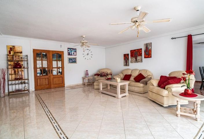 Image No.7-Villa de 4 chambres à vendre à Orihuela Costa