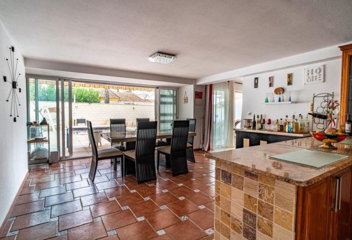 Image No.9-Villa de 4 chambres à vendre à Orihuela Costa