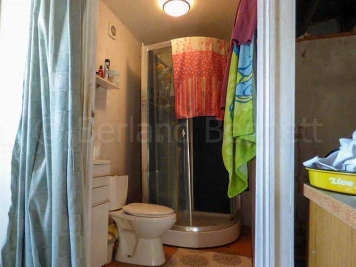 Image No.8-1 Bed House for sale