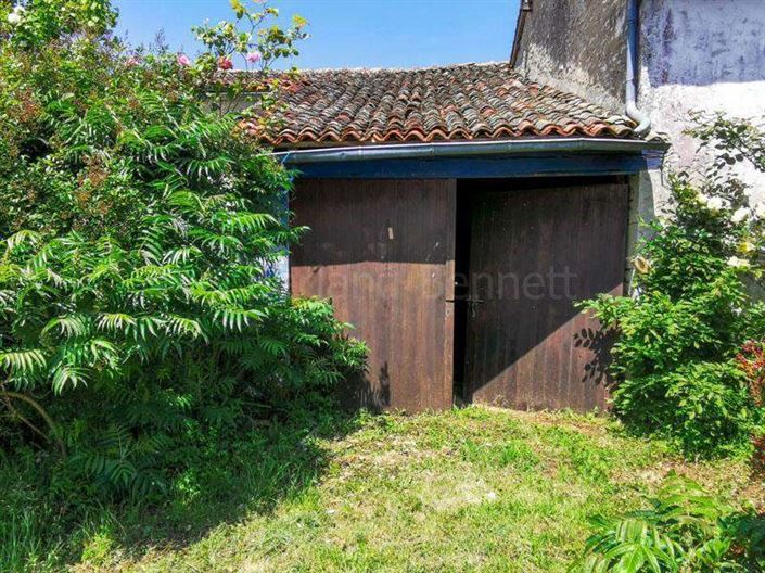 Image No.8-1 Bed House for sale