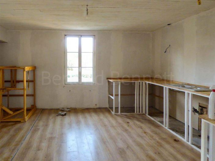 Image No.5-Maison de 1 chambre à vendre à Chef-Boutonne