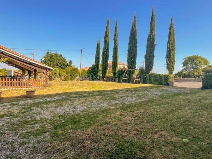 Image No.18-3 Bed House for sale