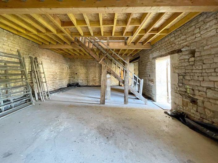 Image No.2-Maison à vendre à Chef-Boutonne