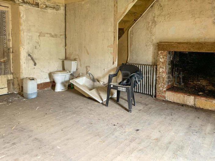 Image No.6-2 Bed House for sale