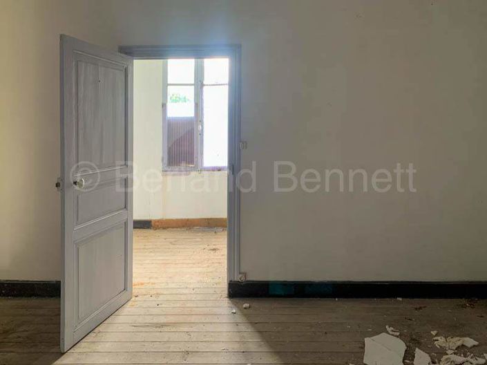 Image No.8-2 Bed House for sale