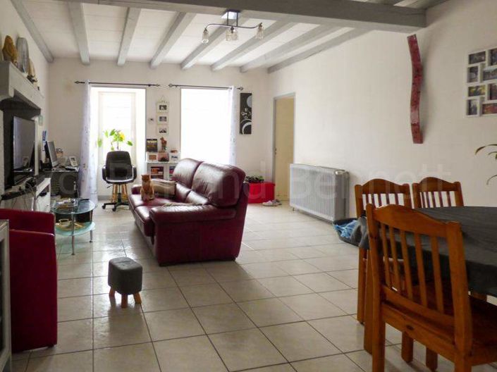 Image No.8-Maison de 4 chambres à vendre à Chef-Boutonne