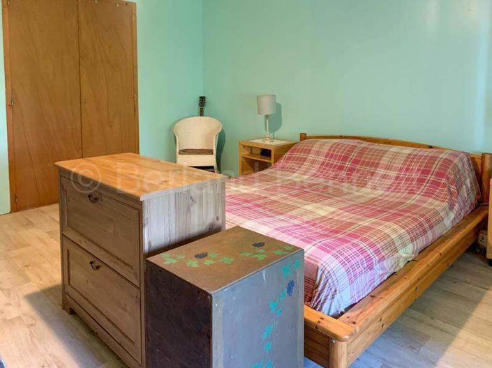 Image No.9-5 Bed House for sale