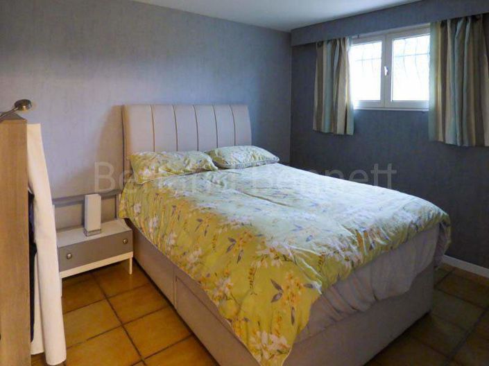 Image No.15-5 Bed House for sale