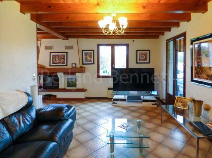 Image No.5-5 Bed House for sale