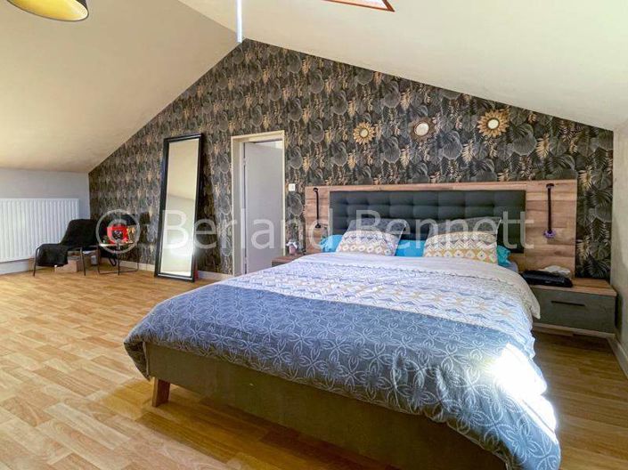 Image No.12-5 Bed House for sale