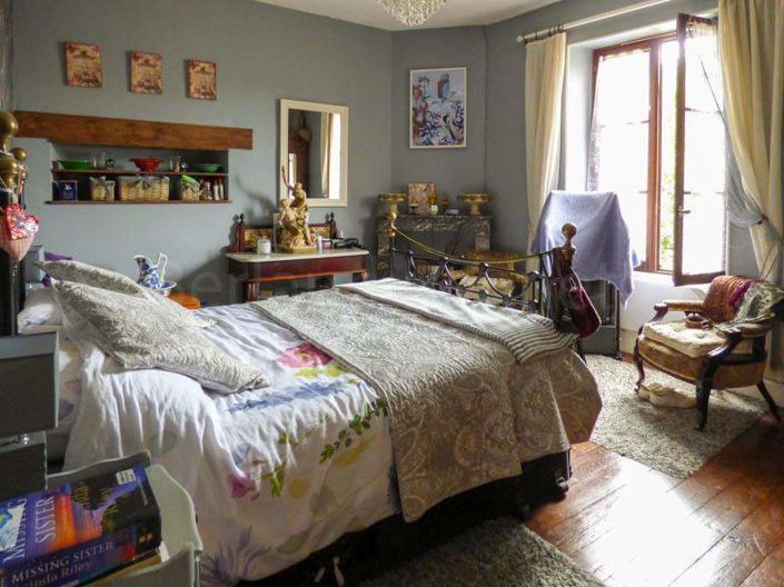 Image No.12-2 Bed House for sale