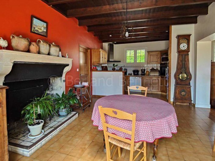 Image No.2-Maison de 4 chambres à vendre à Civray