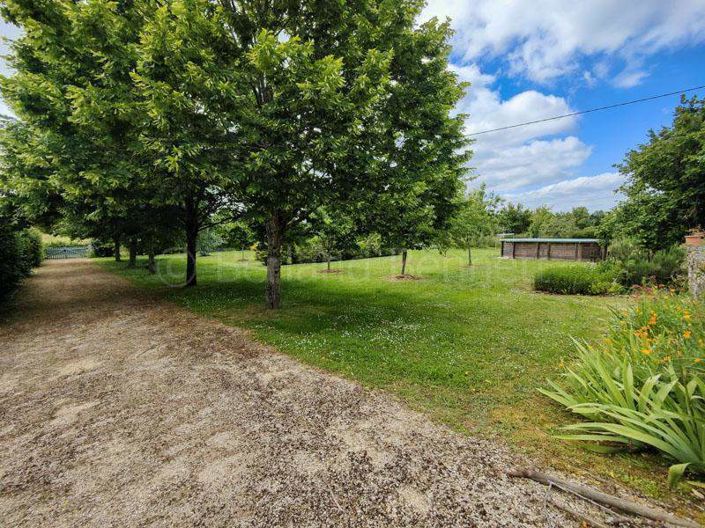 Image No.22-Maison de 4 chambres à vendre à Civray