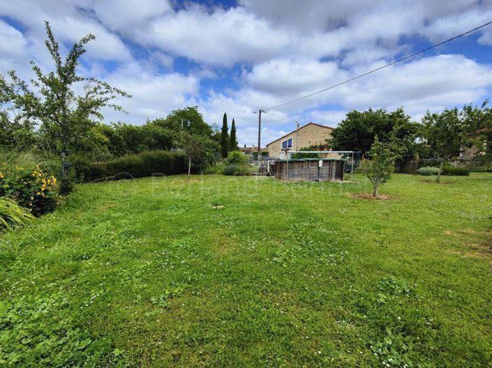 Image No.24-Maison de 4 chambres à vendre à Civray