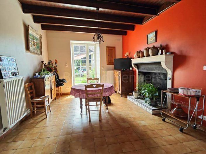 Image No.3-Maison de 4 chambres à vendre à Civray