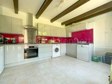 613ba6b4-bf17-0acf-2993-83e88b3e7048