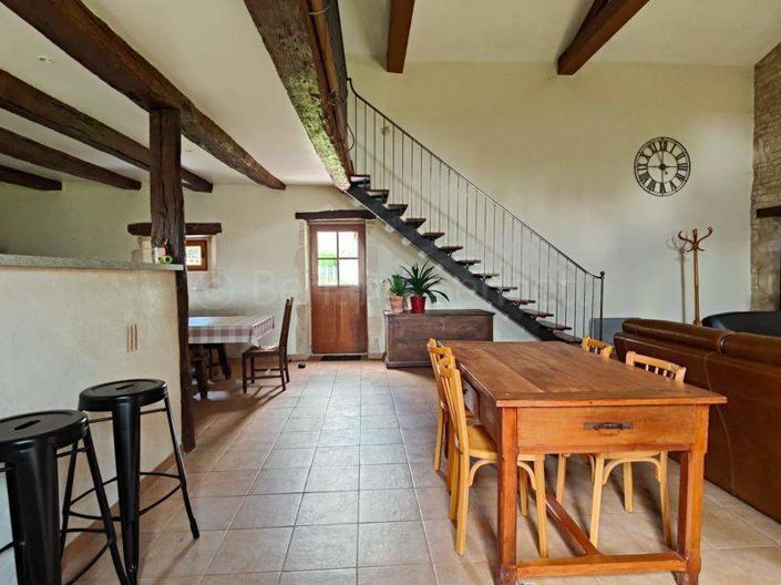 Image No.2-Maison de 2 chambres à vendre à Civray