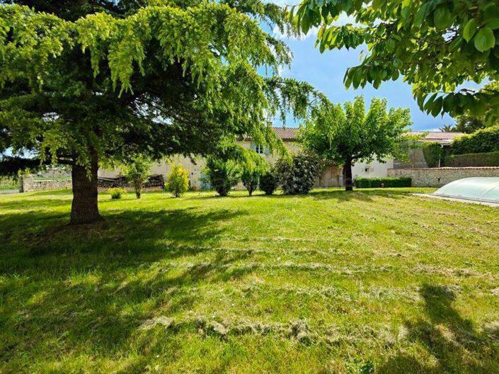 Image No.23-Maison de 2 chambres à vendre à Civray