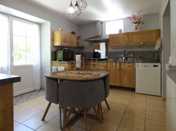 Image No.6-3 Bed House for sale