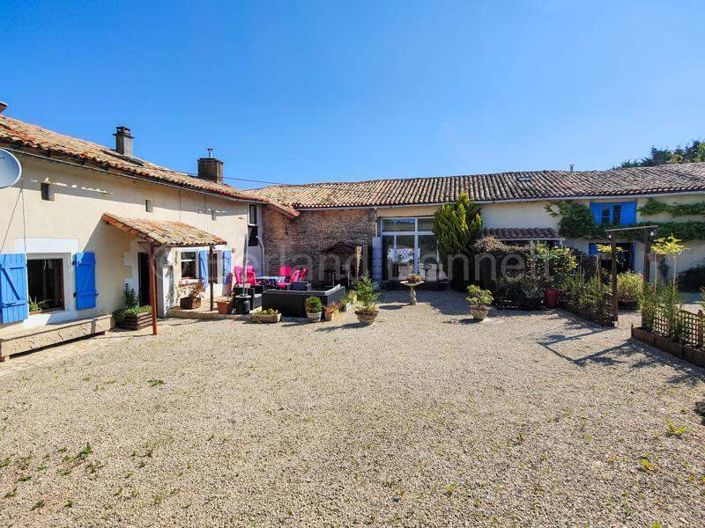 Image No.32-Maison de 4 chambres à vendre à Lezay