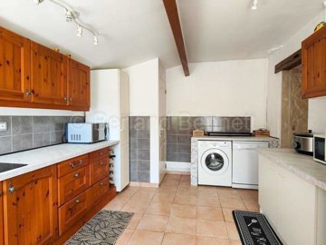 f3e34b69-37de-2dca-c9a7-dae99c405f39