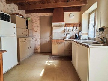 d8c7b693-1f71-6618-af59-37418919cf94