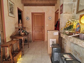 099028ba-c2b7-c549-9ea6-8489ba220e95