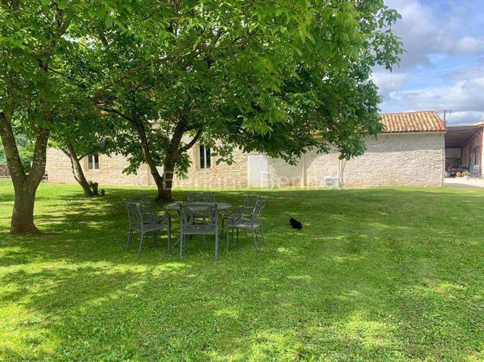 Image No.36-Maison de 8 chambres à vendre à Sauzé-Vaussais