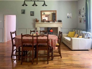 92d7b864-3e9e-7b99-20da-a66acb120893