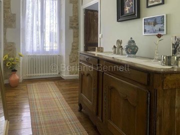 fb6e5d8b-0fd2-3a16-b1db-f0811fb152d5