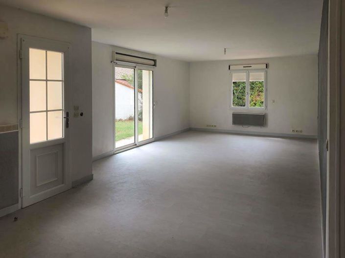 Image No.2-Maison de 3 chambres à vendre à Sauzé-Vaussais